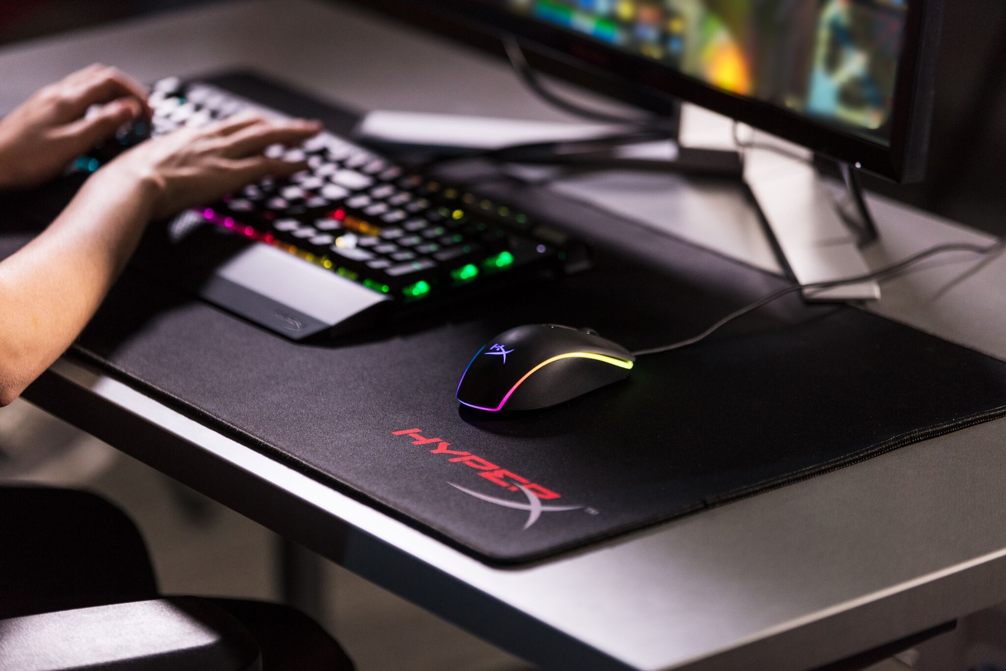 Девайсы. HYPERX Pulsefire Surge RGB. HYPERX Pulsefire RGB. HYPERX RGB мышь. Мышь HYPERX Pulsefire Surge RGB.